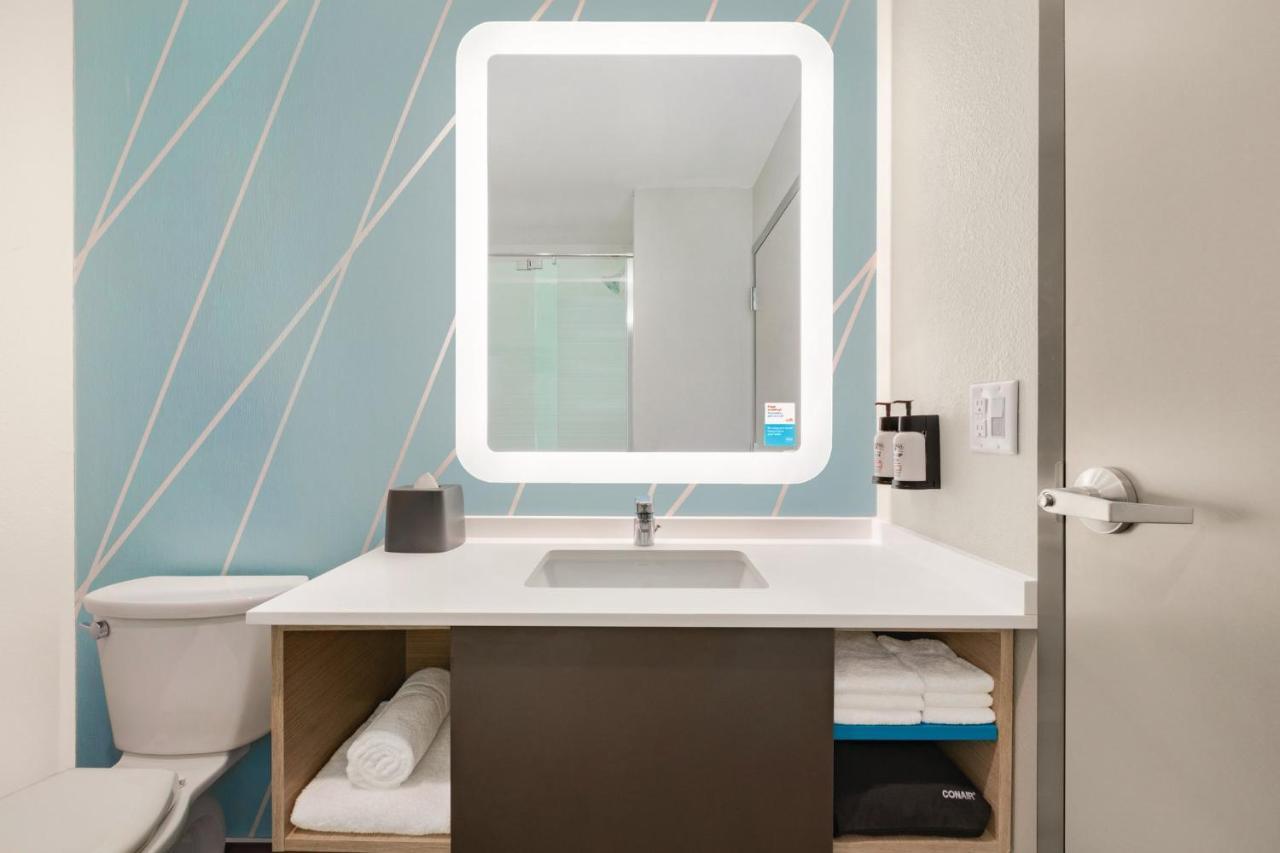 Avid Hotel Traverse City By Ihg Exteriör bild