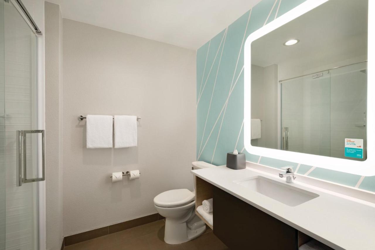 Avid Hotel Traverse City By Ihg Exteriör bild